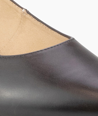 CALF LEATHER UPPER 

